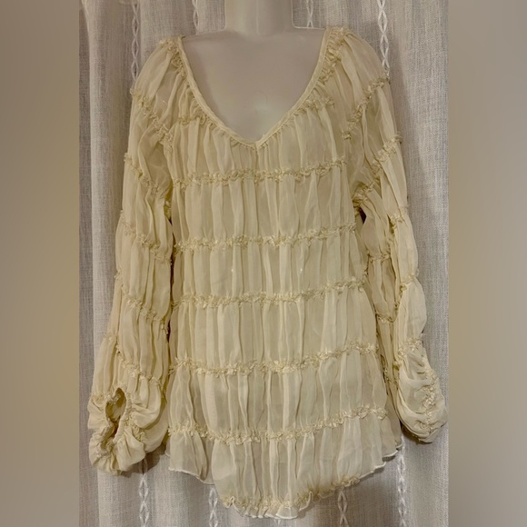 Blu Pepper Böhme Sheer v-neck cream blouse w/elastic at the cuffs.  Size S - Picture 4 of 15